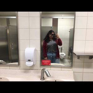 Meet your Posher, Ester